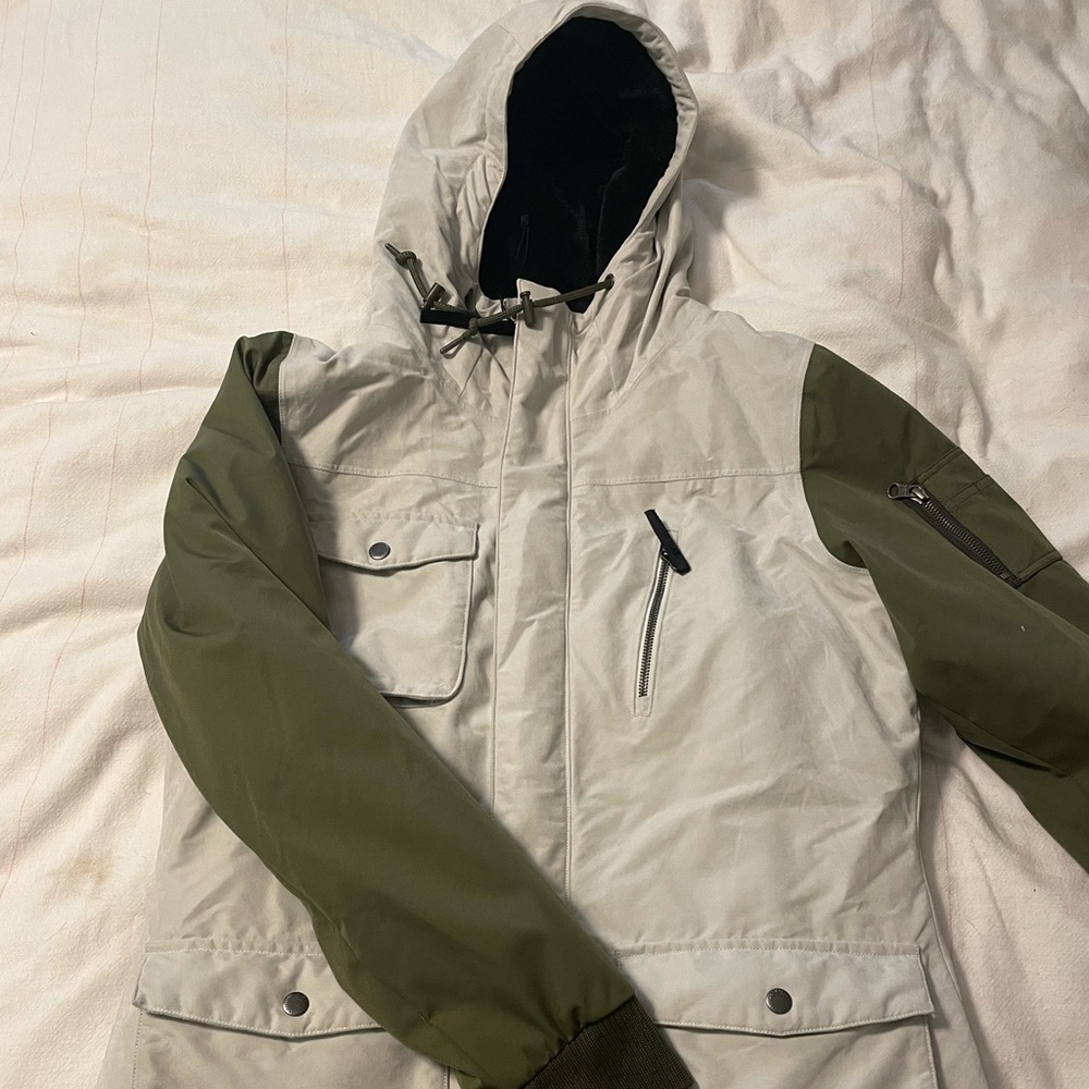 O’NEILL women’s snowboard/ski winter jacket!